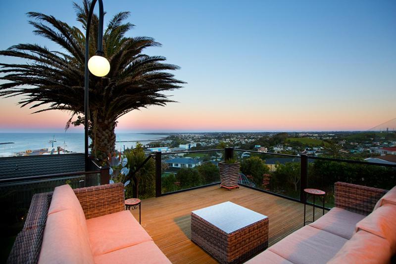 Tivoli Homestay New Plymouth Buitenkant foto