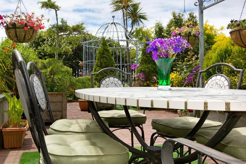 Tivoli Homestay New Plymouth Buitenkant foto